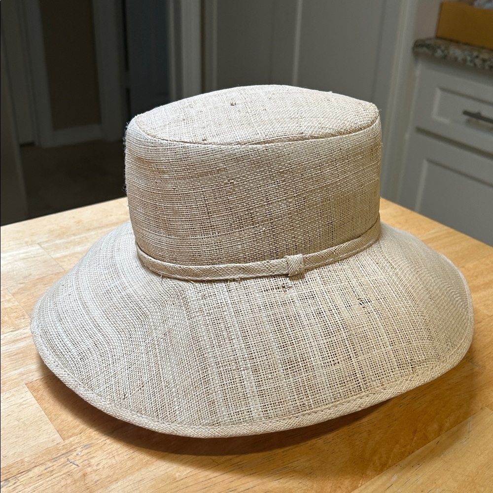 Nine West Beige lightweight Sun Hat.